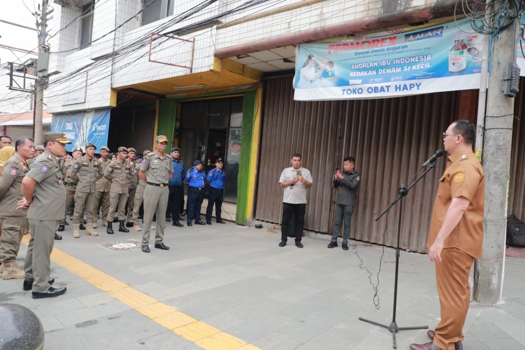 Wali Kota Serang, Budi Rustandi memimpin apel kesiapsiagaan Satpol PP yang digelar langsung di kawasan Royal Baroe, Jalan Sultan Ageng Tirtayasa, Kota Serang, Banten, Selasa (6/1/2026). Foto: dokumentasi