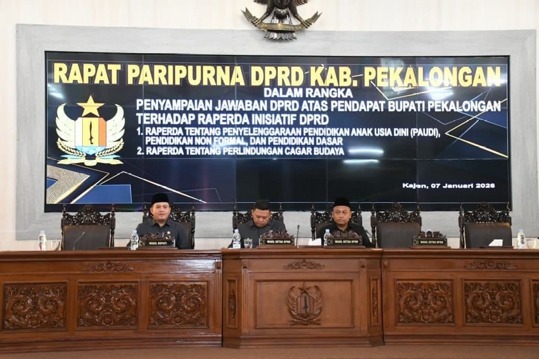 Rapat Paripurna DPRD Kabupaten Pekalongan dengan agenda penyampaian jawaban atas pendapat Bupati Pekalongan terhadap Rancangan Peraturan Daerah (Raperda) inisiatif DPRD. Foto: dokumentasi
