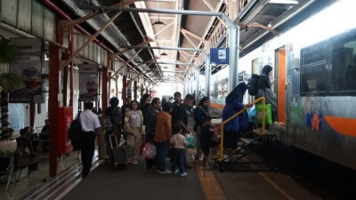 Suasana di Stasiun Tawang Semarang pada libur Tahun Baru 2026. (dok KAI Daop 4 Semarang)