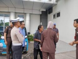 Mobil Tahanan Kejari Tabrak Motor di Jalur Pati–Kudus