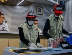OTT Pegawai Pajak Jakut, KPK Sita Rp6,38 Miliar dan 1,3 Kg Emas