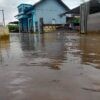 Dikepung Sungai dan Rob, Banjir Tunggulsari Pati Tak Kunjung Surut, Aktivitas Warga Lumpuh