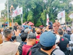 Ribuan Warga Pati Syukuran Sudewo Tersangka KPK