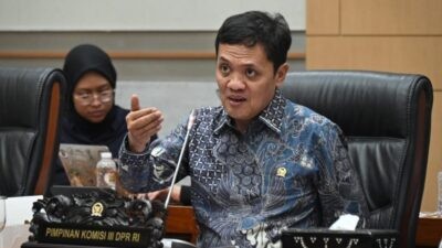 Komisi III DPR Tegaskan Polri Tetap di Bawah Presiden