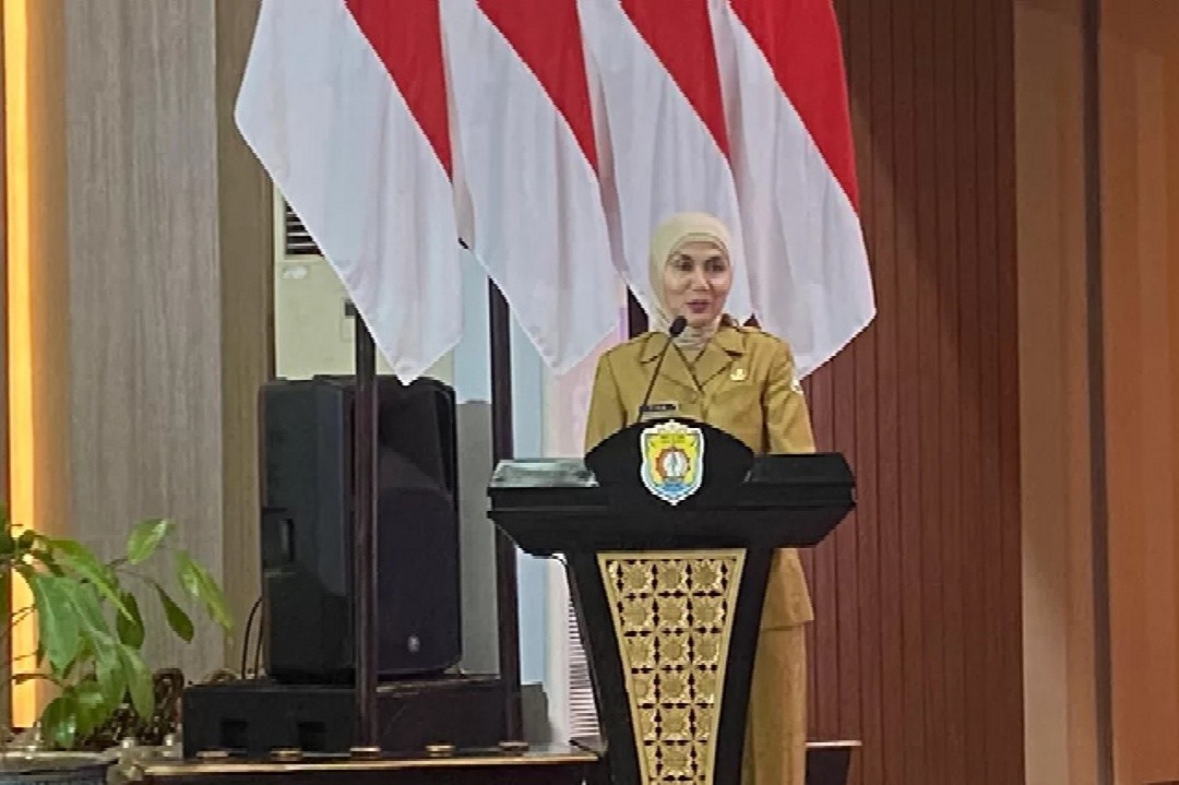 Bupati Kendal, Dyah Kartika Permanasari saat menyampaikan sambutan pembukaan Manasik Haji. Foto: dokumentasi