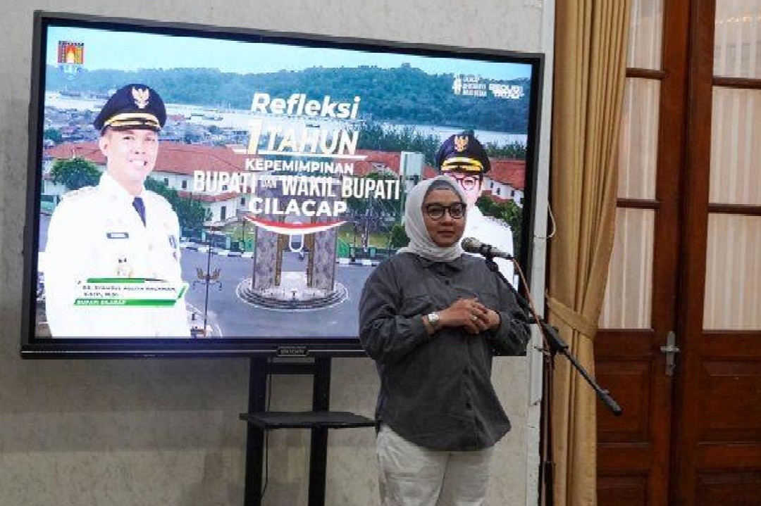 Ammy Amalia Fatma dalam refleksi satu tahun kepemimpinan Bupati dan Wakil Bupati, di Ruang Gadri Rumah Dinas Bupati, Minggu (22/2/2026).