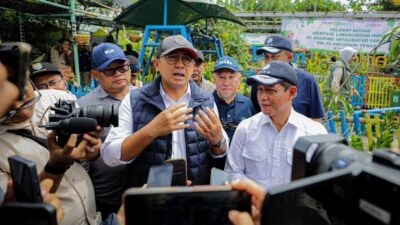 Wali Kota Bandung, Muhammad Farhan saat meninjau pengembangan TPA Jelekong. Foto: dokumentasi