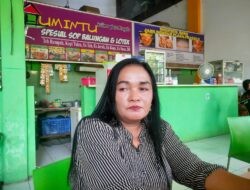 Sepi Pengunjung, Pedagang Makanan di Plaza Pragola Bertahan di Tengah Lesunya Usaha