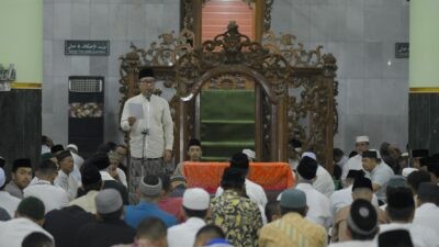 Wakil Wali Kota Semarang, Iswar Aminuddin saat menghadiri Tarling di Masjid Agung Semarang. (dok Pemkot Semarang)