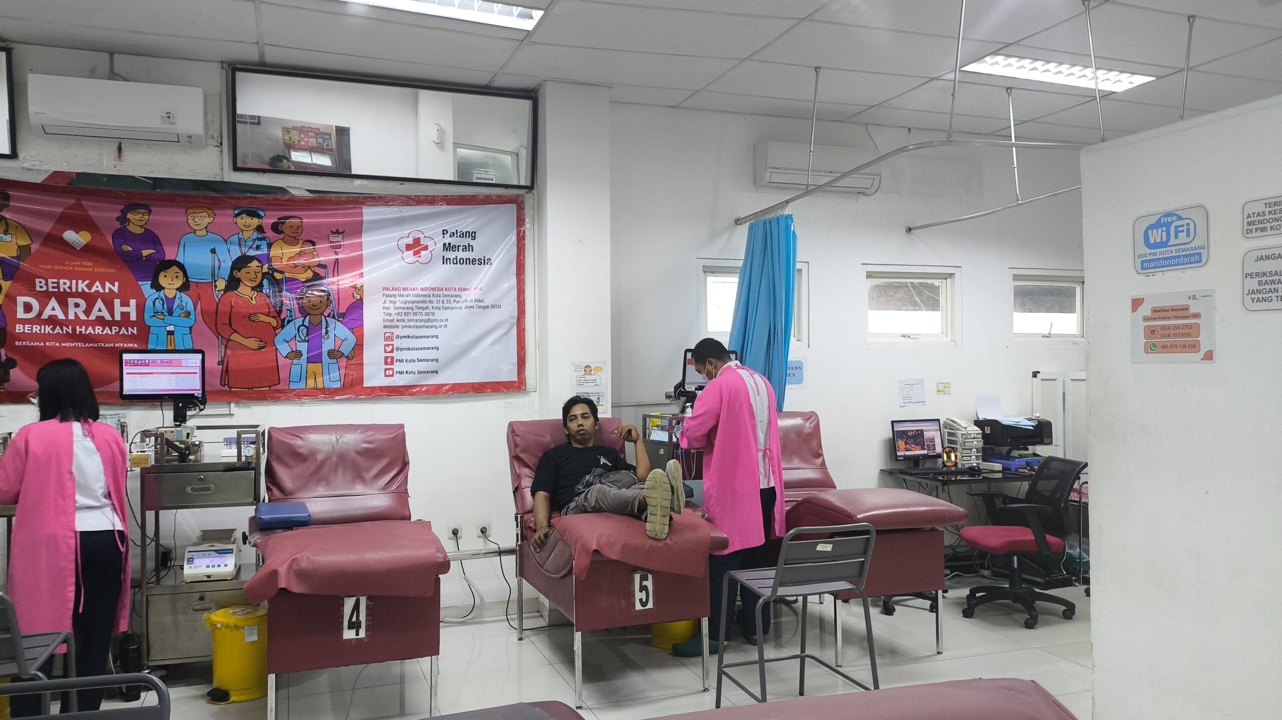 Suasana ruangan donor darah di UDD PMI Kota Semarang. (dok Alan Henry)