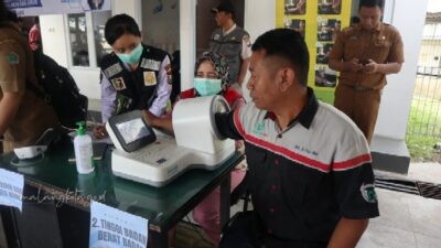 Pemeriksaan kesehatan bagi pengemudi bus angkutan antarkota antarprovinsi (AKAP) dan antarkota dalam provinsi (AKDP) di Terminal Arjosari, Selasa (10/3/2026). Foto: dokumentasi