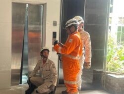 Lift di Pondok Pesantren Darul Ulum Jombang Mendadak Macet, Dua Orang Terjebak