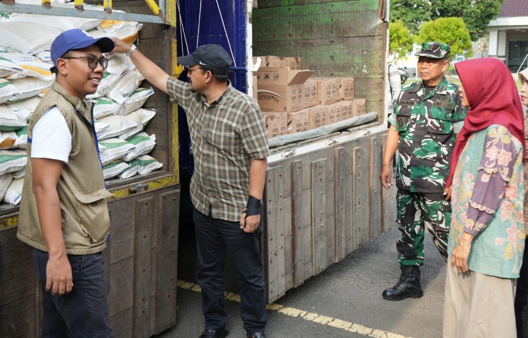 Lewat Bulog Tegal, Pemkab Pemalang Salurkan Bantuan Pangan