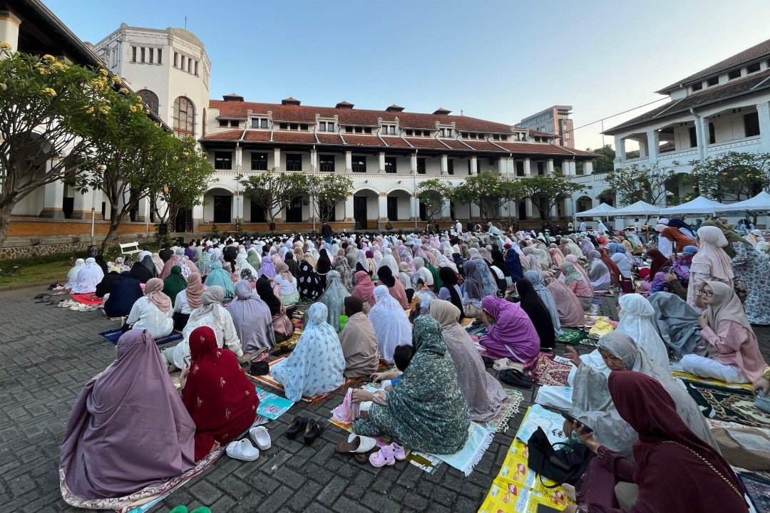 Salat idulfitri 1446 Hijriah/2025 Masehi di Lawang Sewu Semarang. Foto: dokumentasi