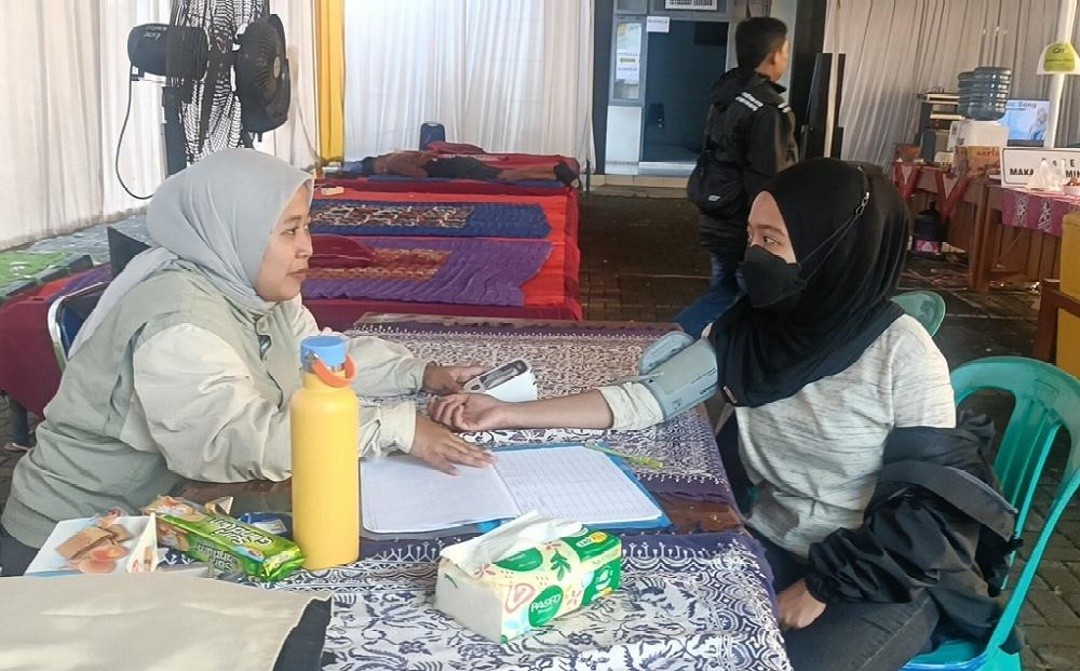 Layanan kesehatan gratis Dishub Batang di Rest Area Batang. Foto: dokumentasi