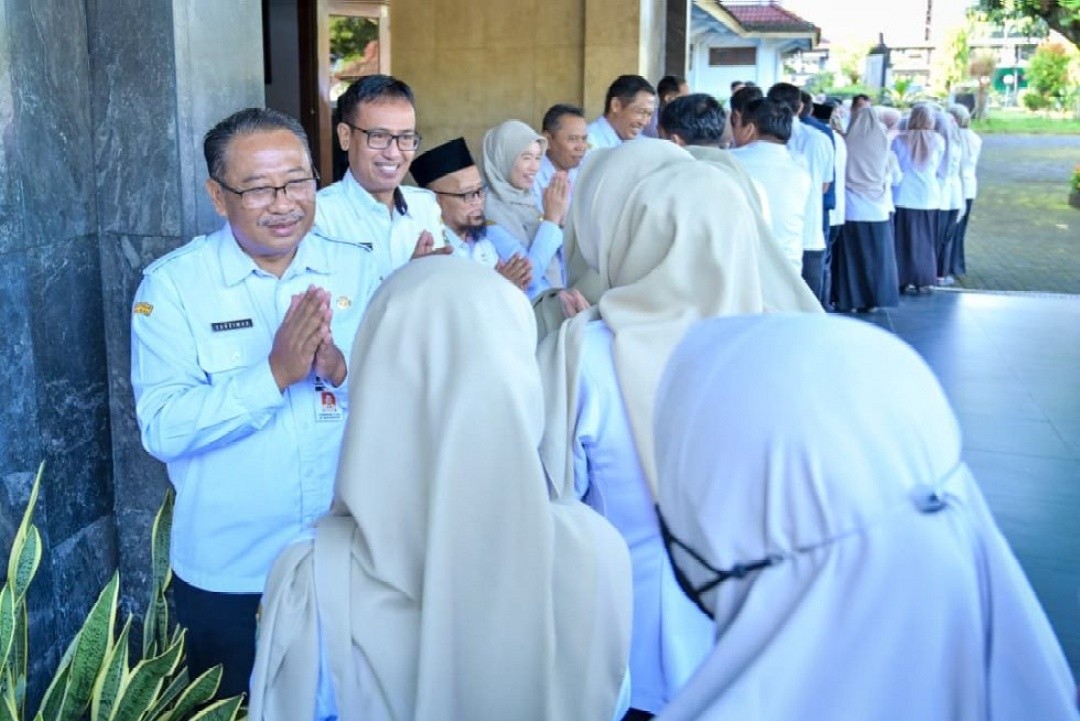 Apel Perdana Usai Libur Lebaran, Pj Sekda Banjarnegara Pesan: ASN Mulai Bekerja dengan Semangat Baru