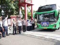 Pemkab Kediri Berangkatkan Pemudik Balik Gratis ke Jakarta
