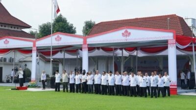 Suasana apel perdana di halaman belakang kantor Pemkab Kediri pascalibur lebaran 2026. Foto: dokumentasi