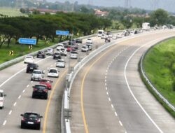 Hari Ini Jalan Tol Mulai Berlakukan One Way dari Semarang Menuju ke Jakarta