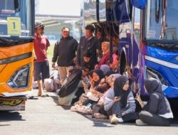 4.181 Pemudik Jateng Sabtu Pagi Serentak Balik ke Jakarta dan Bandung dengan Bus Gratis