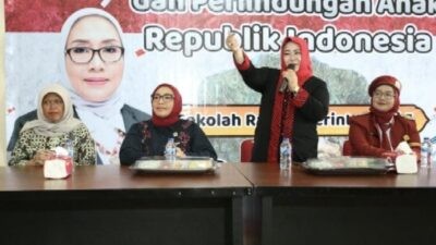 Menteri Pemberdayaan Perempuan dan Perlindungan Anak (PPPA) Arifah Choiri Fauzi saat meninjau lokasi Sekolah Rakyat di Kabupaten Ponorogo, Jawa Timur, Sabtu (28/3/2026). Foto: dokumentasi