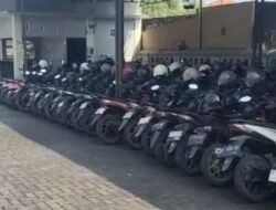 Kring Pagi Satpol PP Kabupaten Jombang Tertibkan Parkir Siswa Sekolah