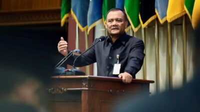 Gubernur Jateng, Ahmad Luthfi saat menyampaikan LKPJ Tahun Anggaran 2025 dalam Rapat Paripurna DPRD Jateng di Gedung Berlian, Kota Semarang, Selasa (31/3/2026).