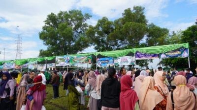 Pasar Murah Pemkab Cilacap di Lapangan Desa Karangkandri, Kecamatan Kesugihan, Kabupaten Cilacap, Jawa Tengah, Rabu (4/3/2026).