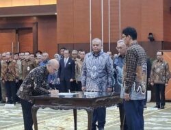 Purbaya Resmi Lantik Robert Leonard Marbun sebagai Sekjen Kemenkeu