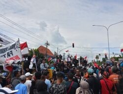 Ribuan Massa Kepung Kantor PN Pati, Putri Gus Dur Desak Botok dan Teguh Divonis Bebas