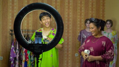 Ardit Erwandha saat memerankan tokoh utama bernama Arga di film Tunggu Aku Sukses Nanti. (dok Istimewa)