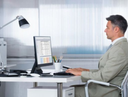 Kebiasaan Duduk Terlalu Lama Tingkatkan Risiko Serangan Jantung