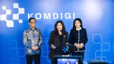 Menteri Komunikasi dan Digital Meutya Hafid saat Konferensi Pers di Kantor Kementerian Komdigi, Jakarta Pusat, Selasa (14/4/2026).