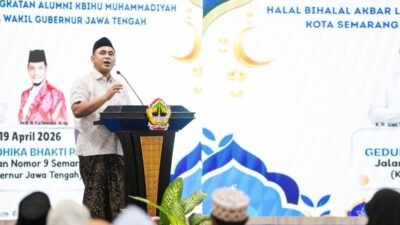 Wakil Gubernur Jawa Tengah Taj Yasin Maimoen saat menghadiri Halal bi Halal lintas angkatan alumni KBIHU Muhammadiyah Kota Semarang, Minggu, (19/4/2026) di Gedung Grhadika Bakti Praja, Jl Pahlawan Kota Semarang. Foto: dokumentasi