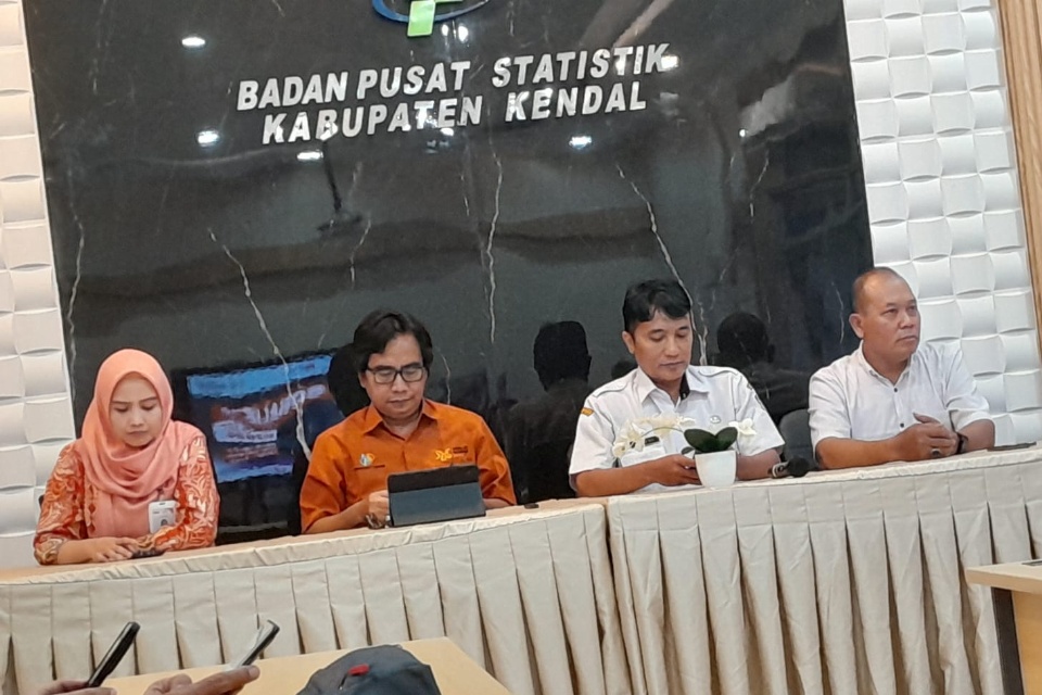 Sosialisasi Sensus Ekonomi 2026 dan bincang santai potret ekonomi bersama media di BPS Kendal
