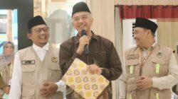 Wakil Ketua Komisi VIII DPR RI, Singgih Januratmoko saat menyampaikan sambutan dalam keberangkatan kloter perdana jemaah haji dari Embarkasi Yogyakarta International Airport (YIA).