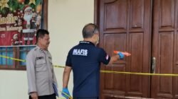 Petugas Polres Semarang saat melakukan olah TKP salah satu gereja di Kecamatan Getasan, Kabupaten Semarang. Foto: istimewa