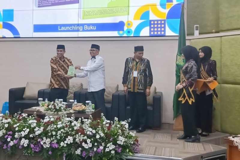 Peluncuran buku Asosiasi Dosen Pergerakan di UIN Walisongo Semarang. Foto; istimewa