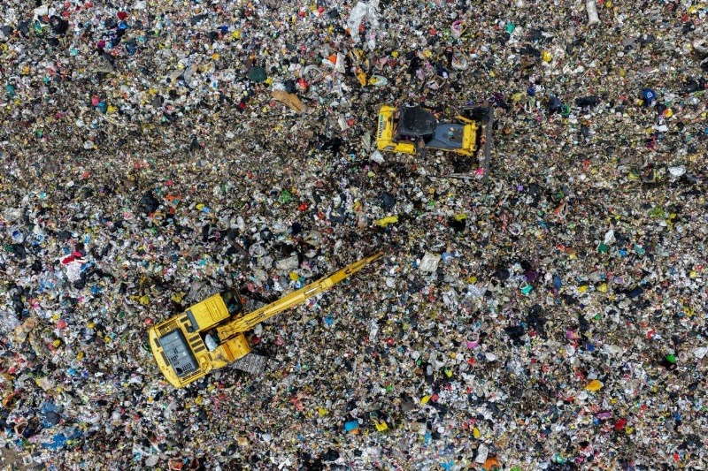 Sampah yang menggunung di TPA Kota Bandung. Foto: dokumentasi/istimewa