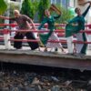 Senimal Kendal Ekspresikan Kegelisahan Persoalan Sampah Lewat Tarian Kipas