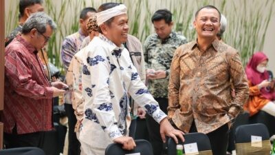 Dikabarkan Hubungan Retak, Ahmad Luthfi dan KDM Ngobrol Akrab Penuh Canda Tawa