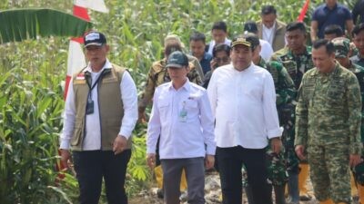 Direktur Utama Perum Bulog, Letjen TNI (Purn.) Ahmad Rizal Ramdhani, saat melakukan kunjungan kerja di daerah Blora, Jumat (3/4/2026).