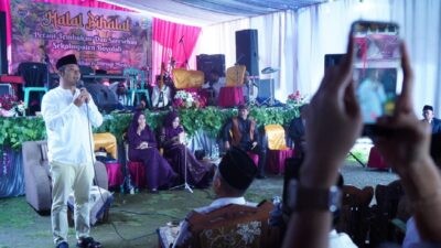 Bupati Boyolali Agus Irawan saat menghadiri acara Halal Bihalal APTI di Dukuh Karangtalun, Desa Ngagrong Kecamatan Gladagsari, Jum'at (3/4/2026). Foto: dokumentasi