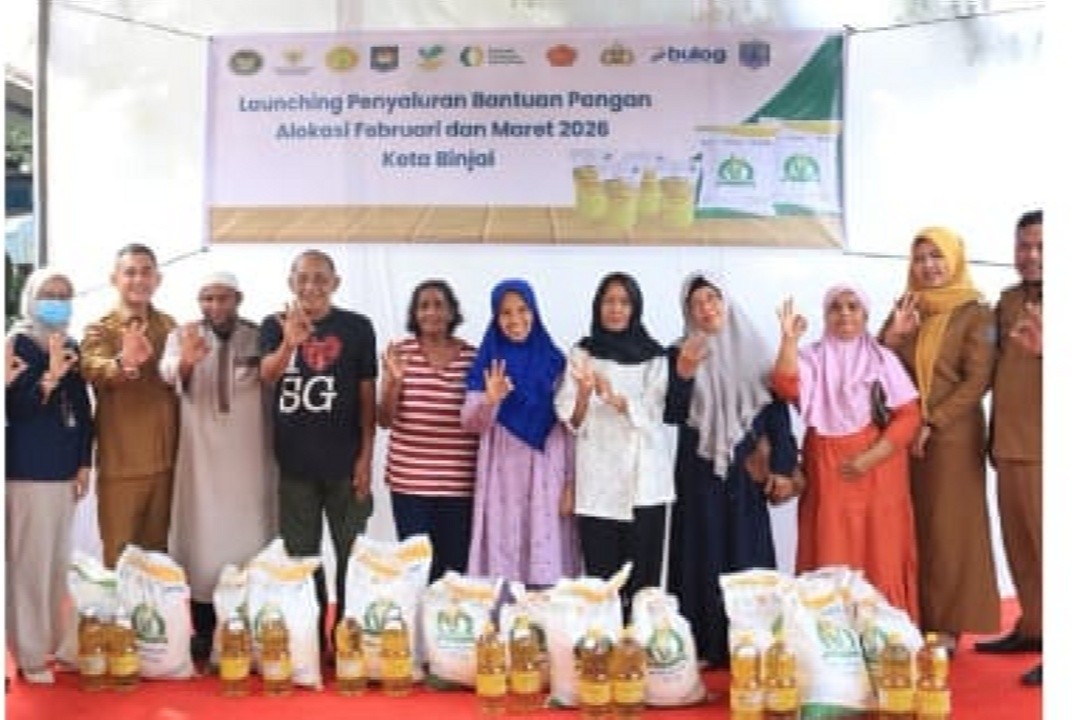 Penyaluran bantuan pangan Pemkot Binjai. Foto: dokumentasi/istimewa