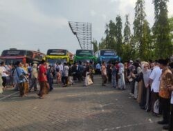 Pemkab Kendal Fasilitasi 11Bus Gratis Bagi 558 Santri Kembali ke Lirboyo