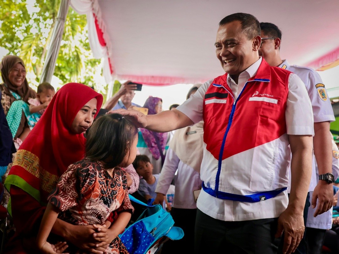 Gubernur Jawa Tengah, Ahmad Luthfi saat meninjau pelaksanaan imunisasi campak di Puskesmas Klaten Tengah, Rabu (8/4/2026).