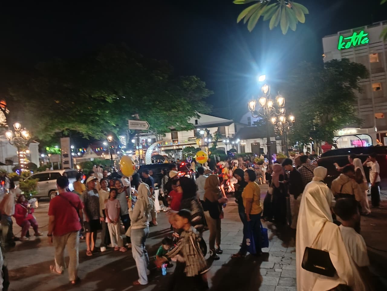 Suasana di Kawasan Kota Lama Semarang pada masa libur Lebaran. (dok Pemkot Semarang)