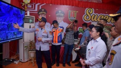 Wali Kota Semarang, Agustina Wilujeng lakukan pemantauan langsung ke sejumlah posko pelayanan mudik. (dok Pemkot Semarang)