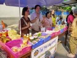 Sambut Hari Kartini, Pedagang hingga Barista Kompak Kenakan Pakaian Tradisional di CFD Pati
