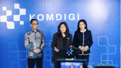 Menteri Komunikasi dan Digital Meutya Hafid saat Konferensi Pers di Kantor Kementerian Komdigi, Jakarta Pusat, Selasa (14/4/2026).